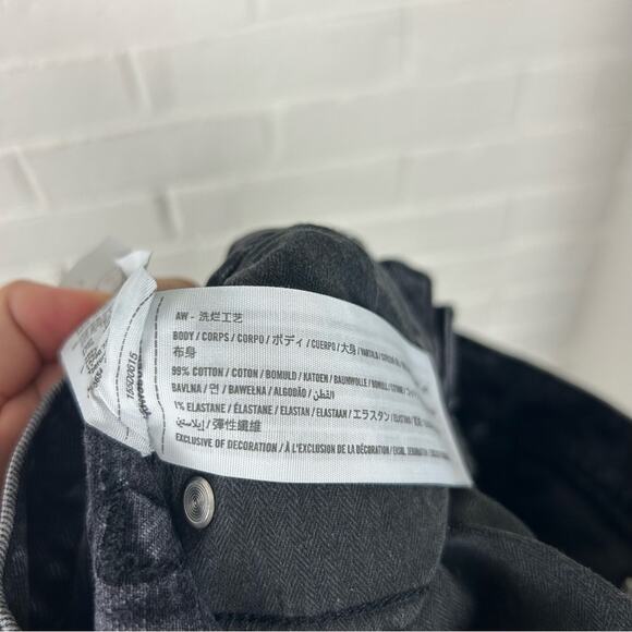 Abercrombie & Fitch Black Distressed High Rise Mom Jeans Size 28/6R - Picture 3 of 10